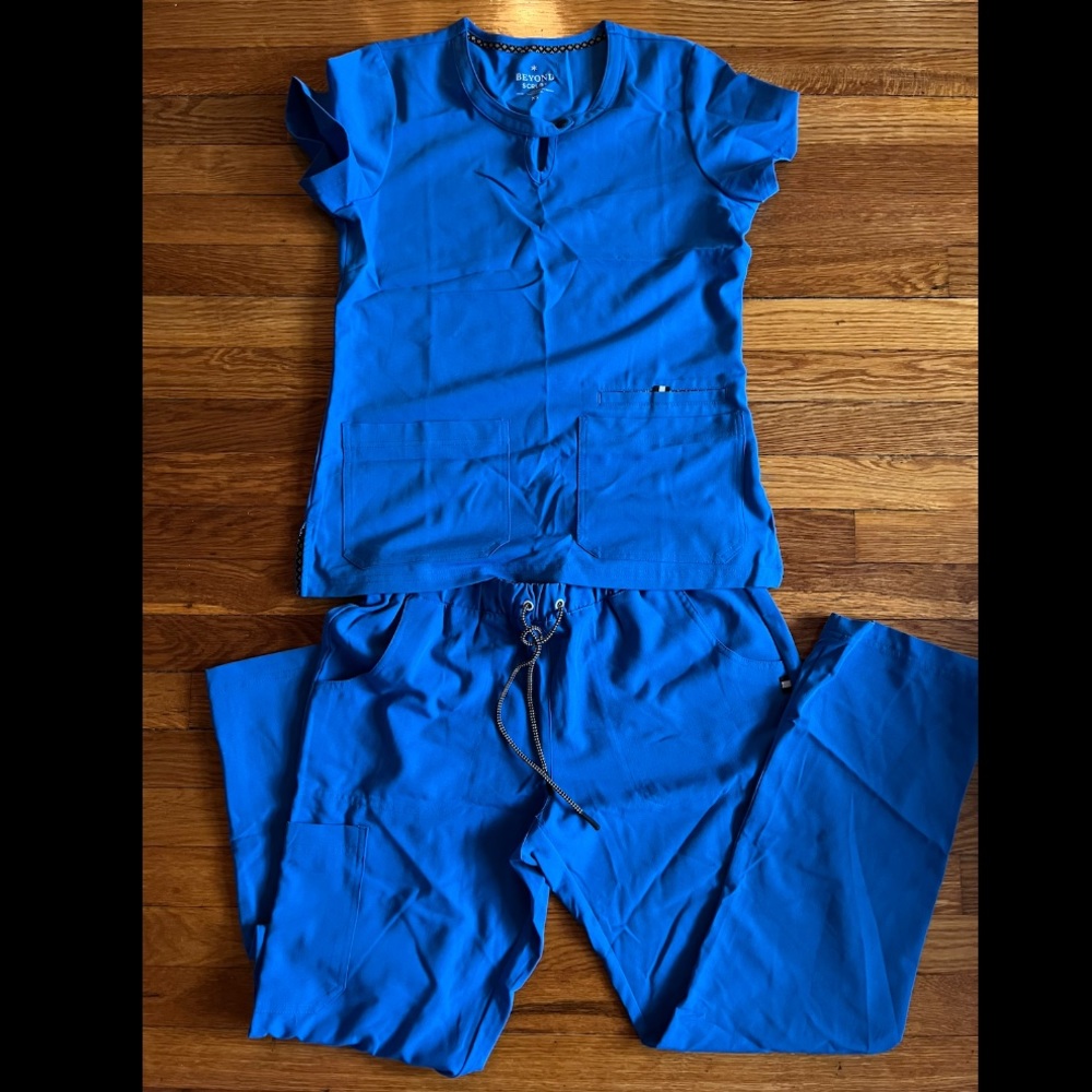 Scrubs set NWOT